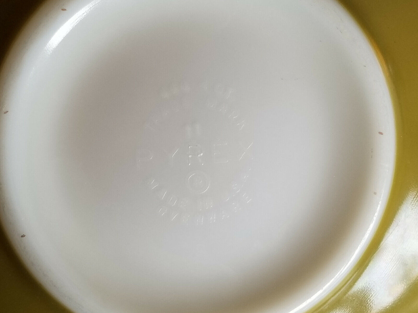 Vintage Pyrex: mustard and sage set of 3 Bowls plus one white free