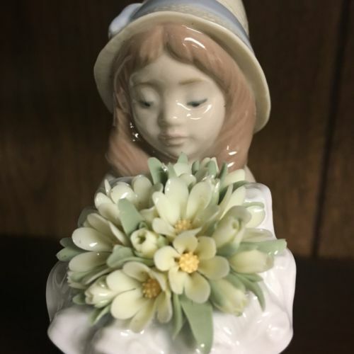 Lladro Girl flowers YOU DESERVE THE BEST ***Lovely gift for mom!