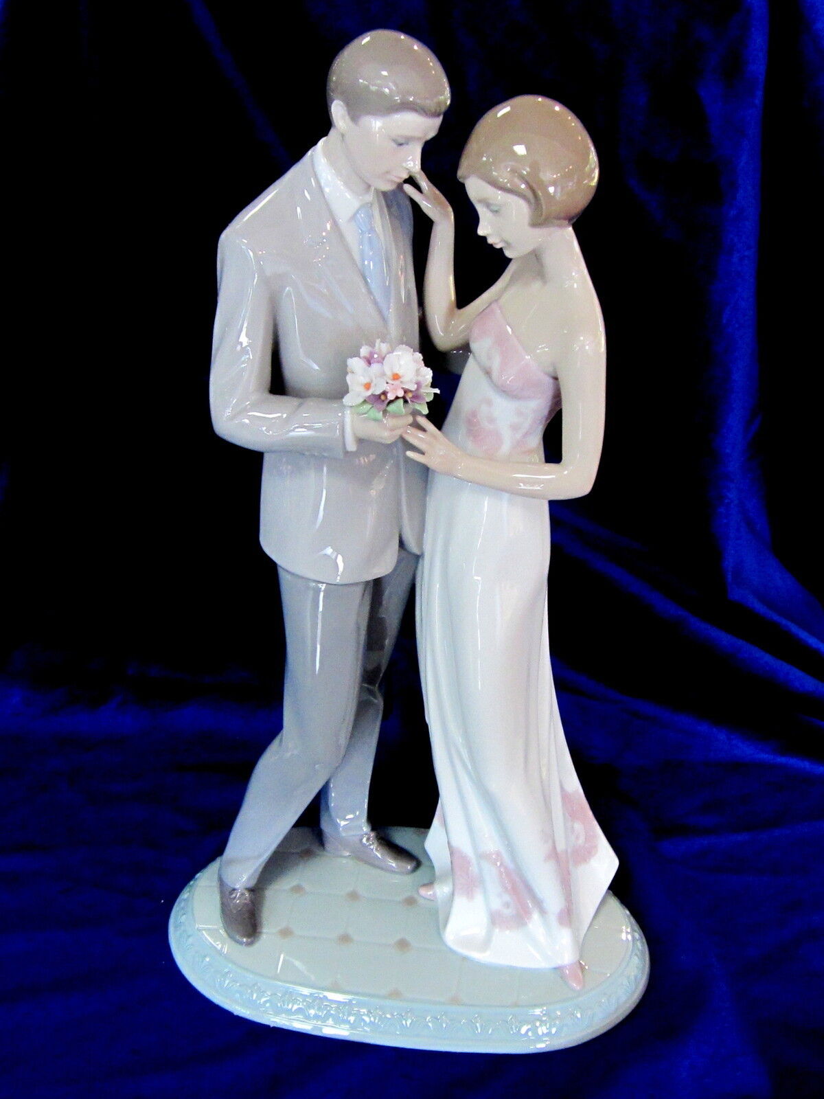 LLADRO DECLARATION OF LOVE COUPLE,RETAIL$795 ***ADORABLE GIFT****