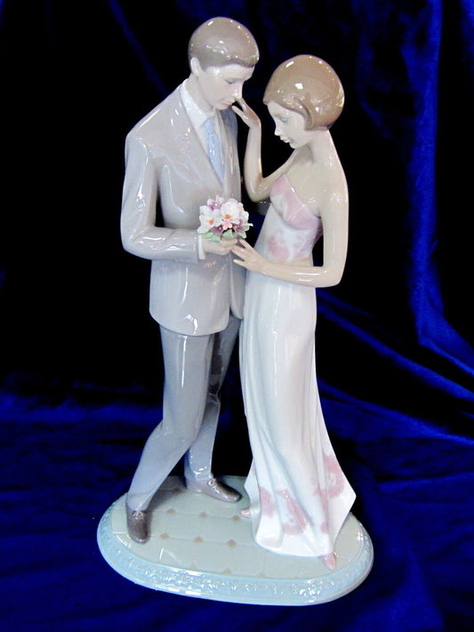 LLADRO DECLARATION OF LOVE COUPLE,RETAIL$795 ***ADORABLE GIFT****