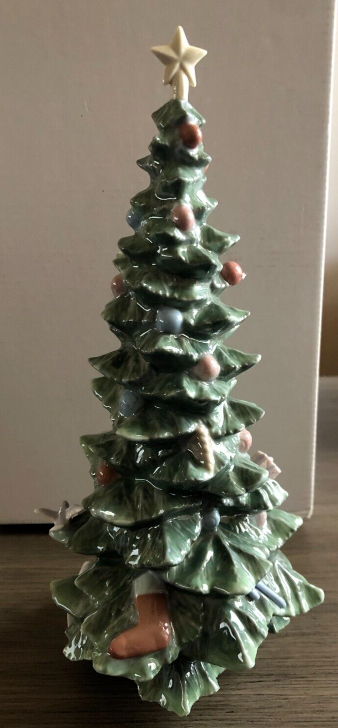 LLADRO O' CHRISTMAS TREE #8220 CHRISTMAS HOLIDAY