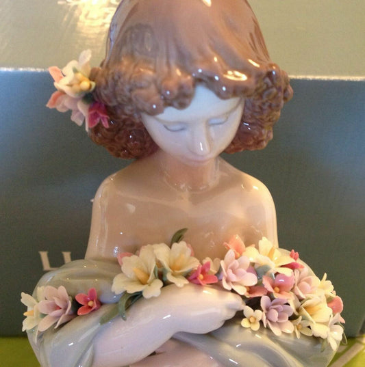 LLADRO PETALS OF LOVE ***** Great Valentines Day Gift!