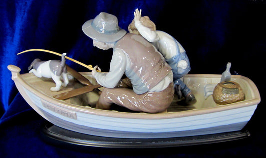 LLADRO FISHING WITH GRANDPA ** PRISTINE IN BOX