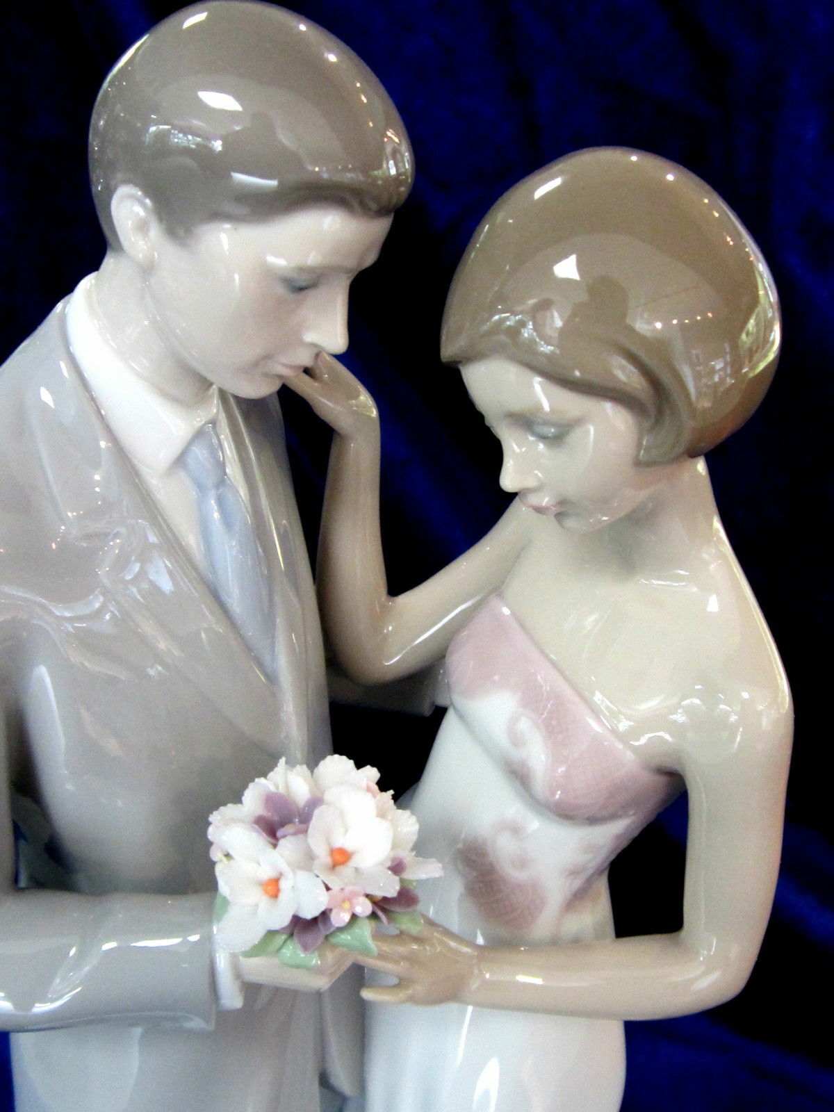 LLADRO**** DECLARATION OF LOVE*** $795