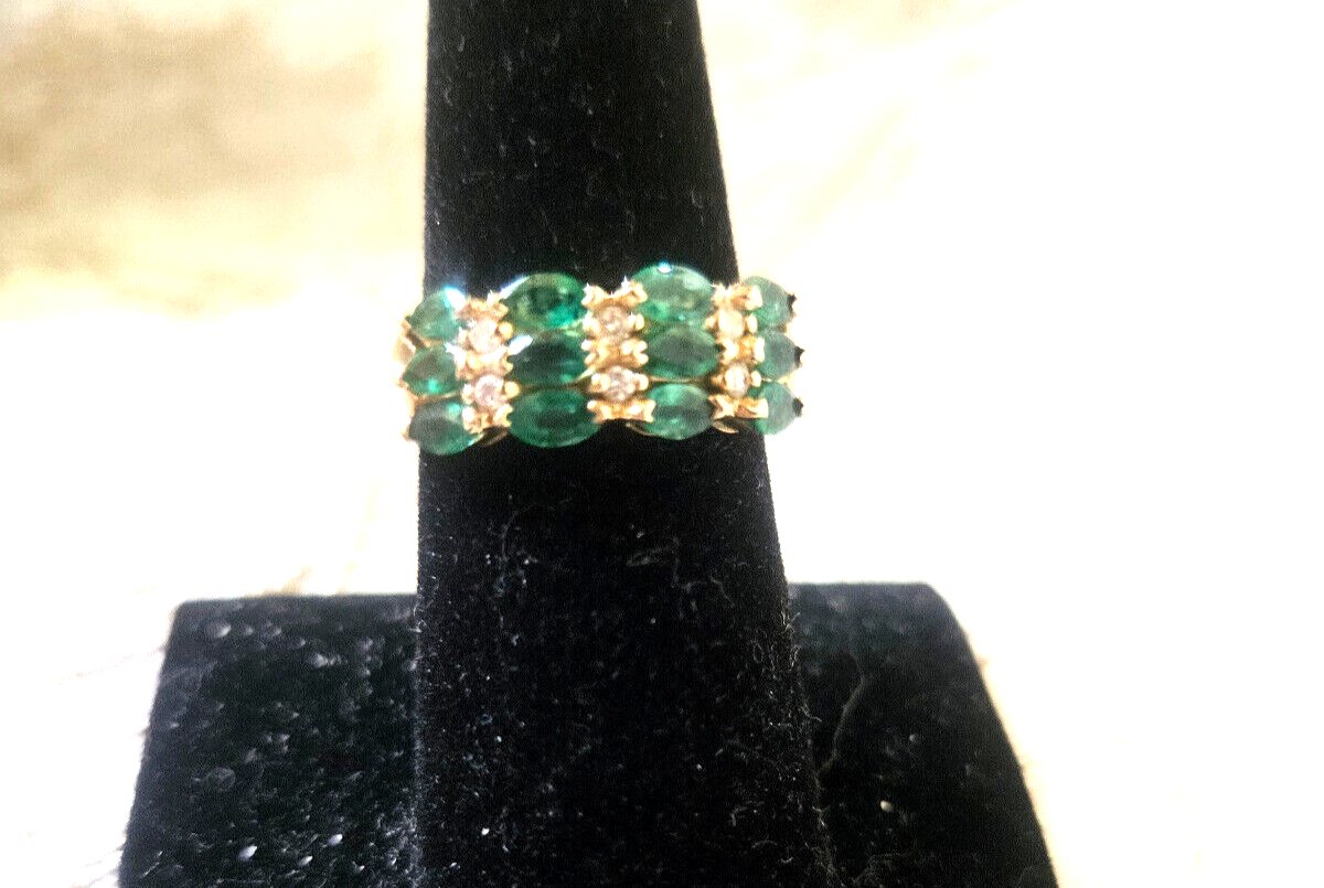 14K Yellow Gold emerald and diamond Ring ) Size 7 Estate, Adorable!