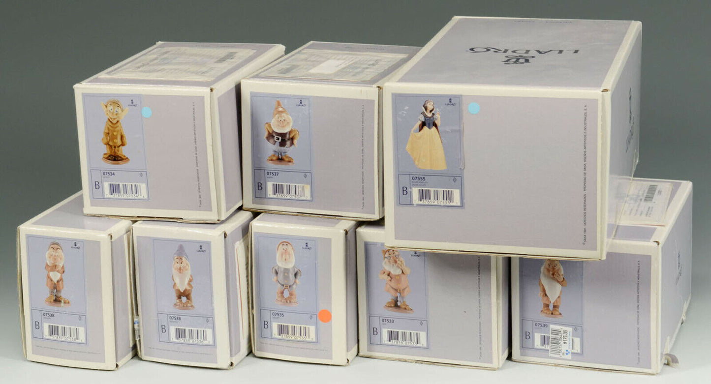 LLADRO SNOW-WHITE AND SEVEN DWARFS- MINT IN BOX **RARE**