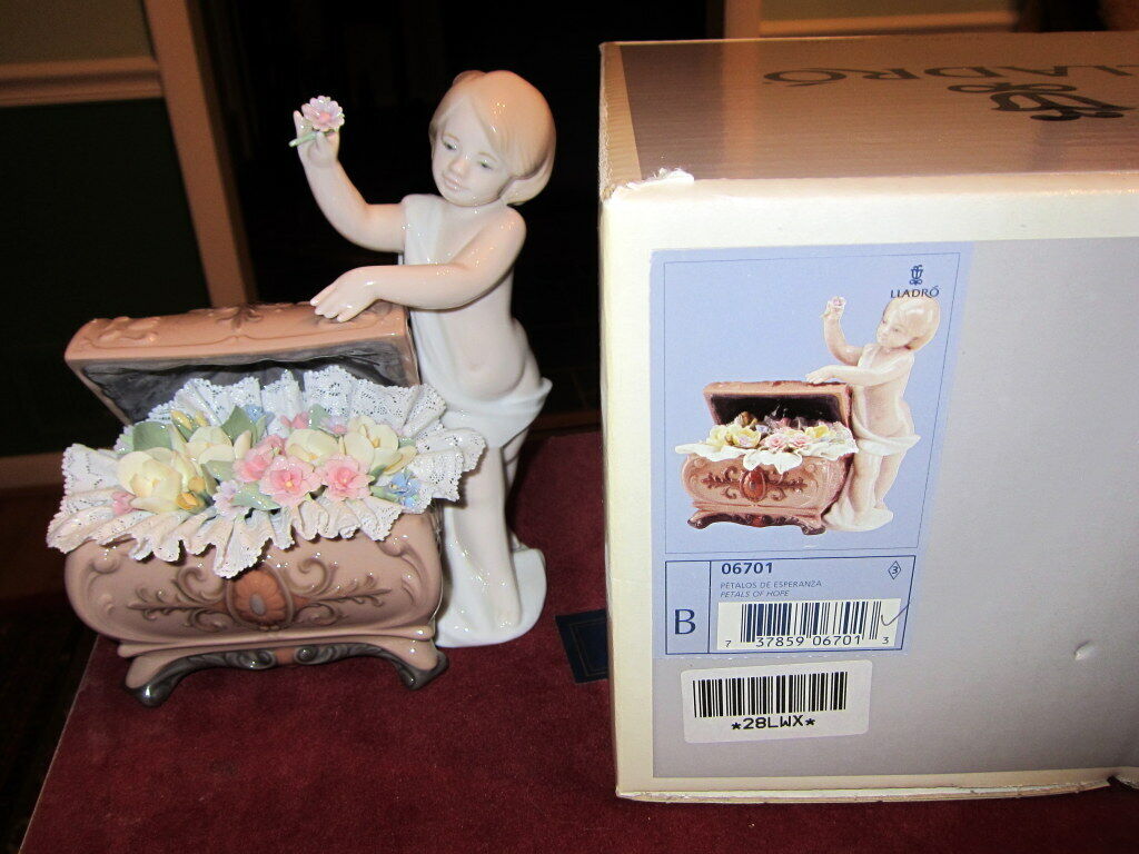 Lladro Figurine "Petals of Hope" Item #06701 ** New in Box