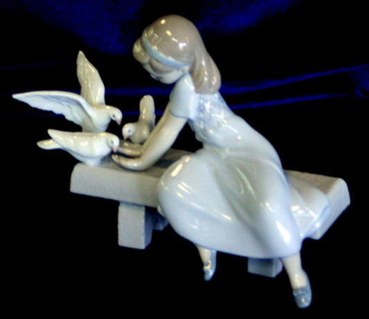 Lladro Friends In The Park Lladro Figurine #8212