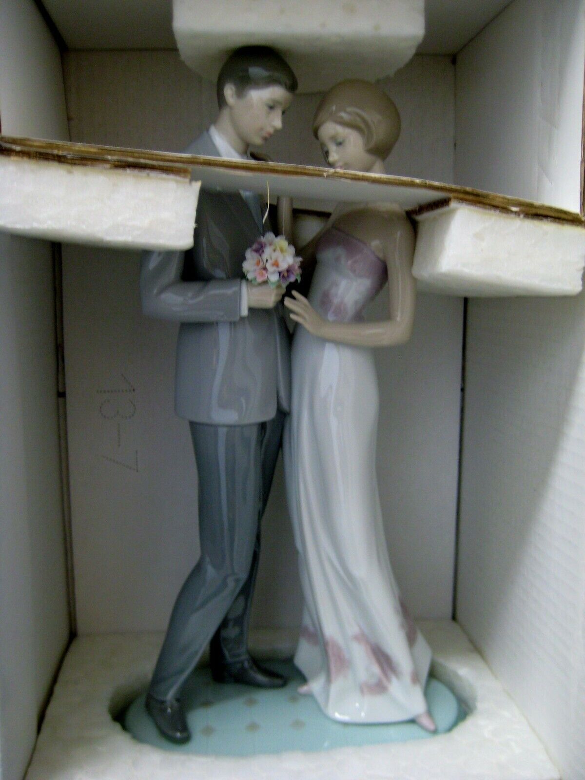 LLADRO**** DECLARATION OF LOVE*** $795