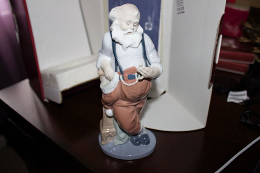 LLADRO -CHRISTMAS ,new IN ORIGINAL BOX, SANTA ****Retail$395 ***christmas gift*