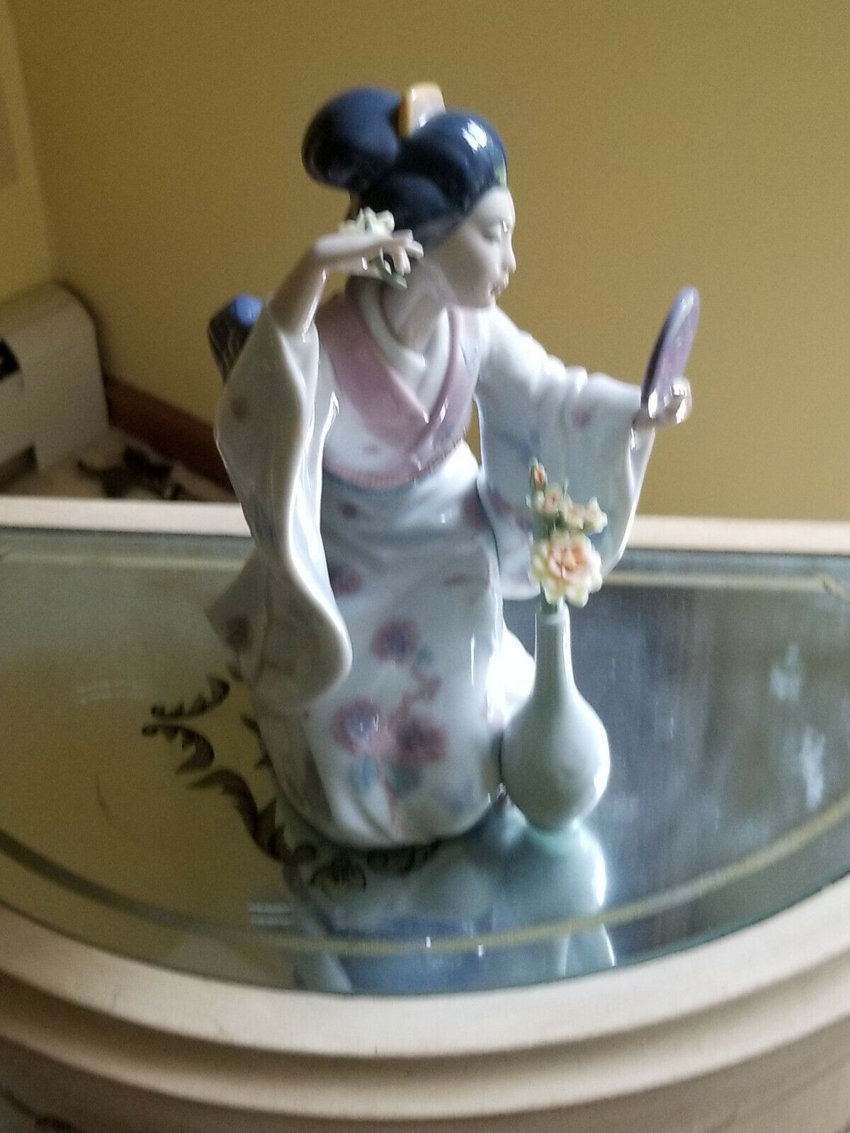 LLADRO - ADORABLE GEISHA - NEW IN BOX - RETAIL$795