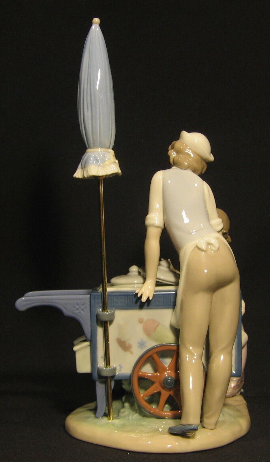 Lladro Retired Figurine-#5325 "Ice Cream Vendor" ***Rare*** In original box