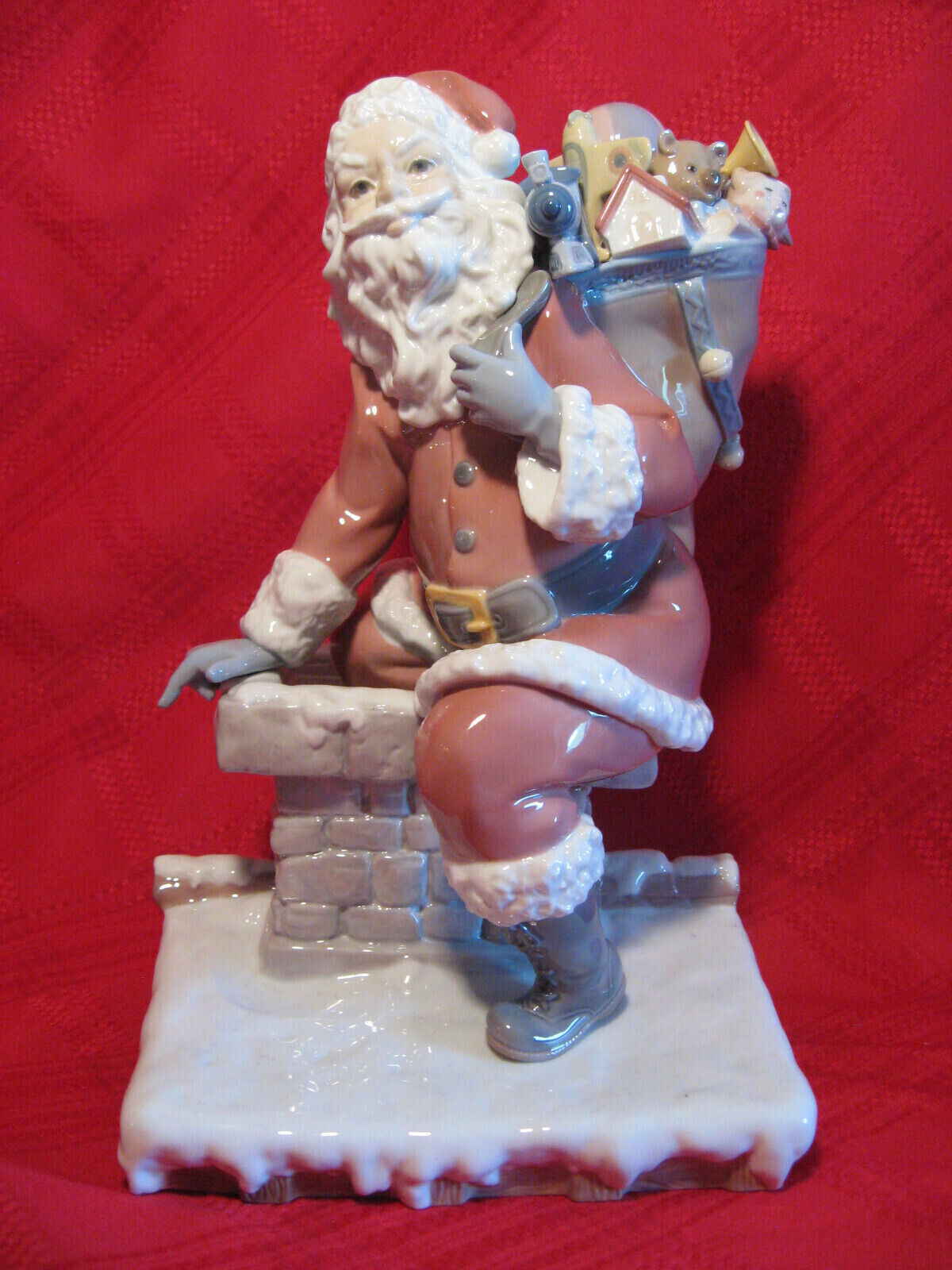 Lladro Down The Chimney Figurine 01001931