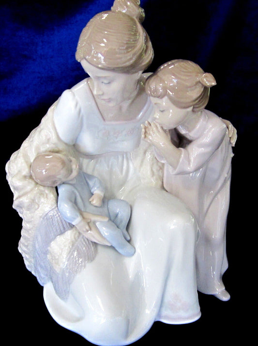 Lladro Welcome To The Family Figurine 01006939