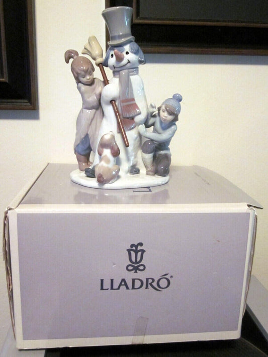 lladro Adorble ** with box** snowman/children