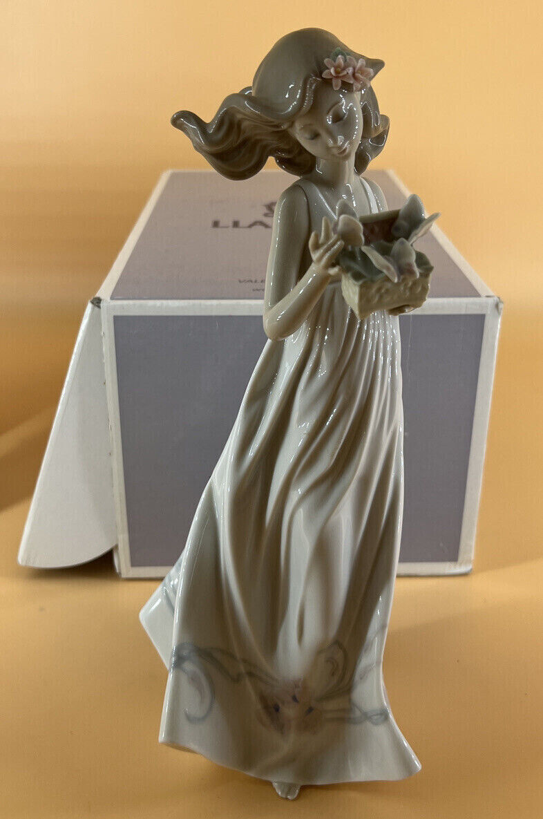 Vintage Lladro #6777 Porcelain Figurine "Butterfly Treasures" W/ Original Box.