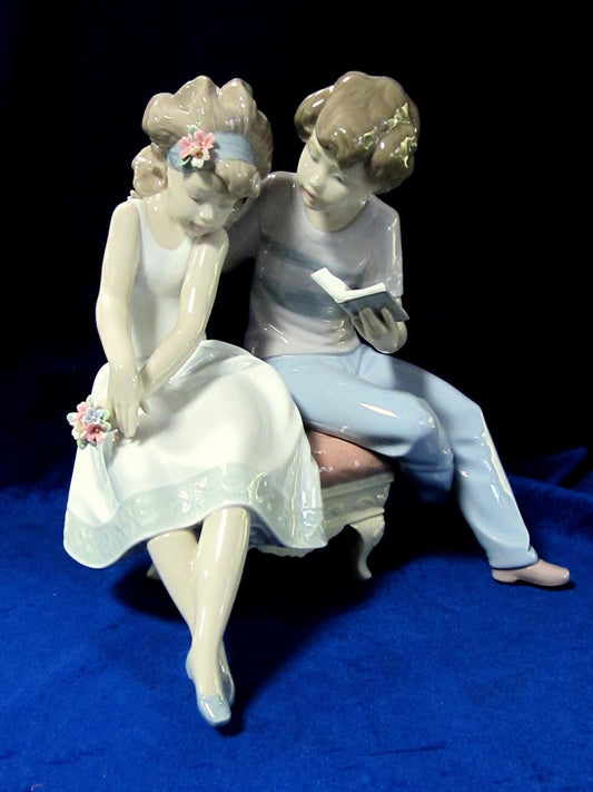 LLADRO #6821 A POEM FOR MY GIRL LARGE BOY LOVE FLOWER BENCH $400 OFF