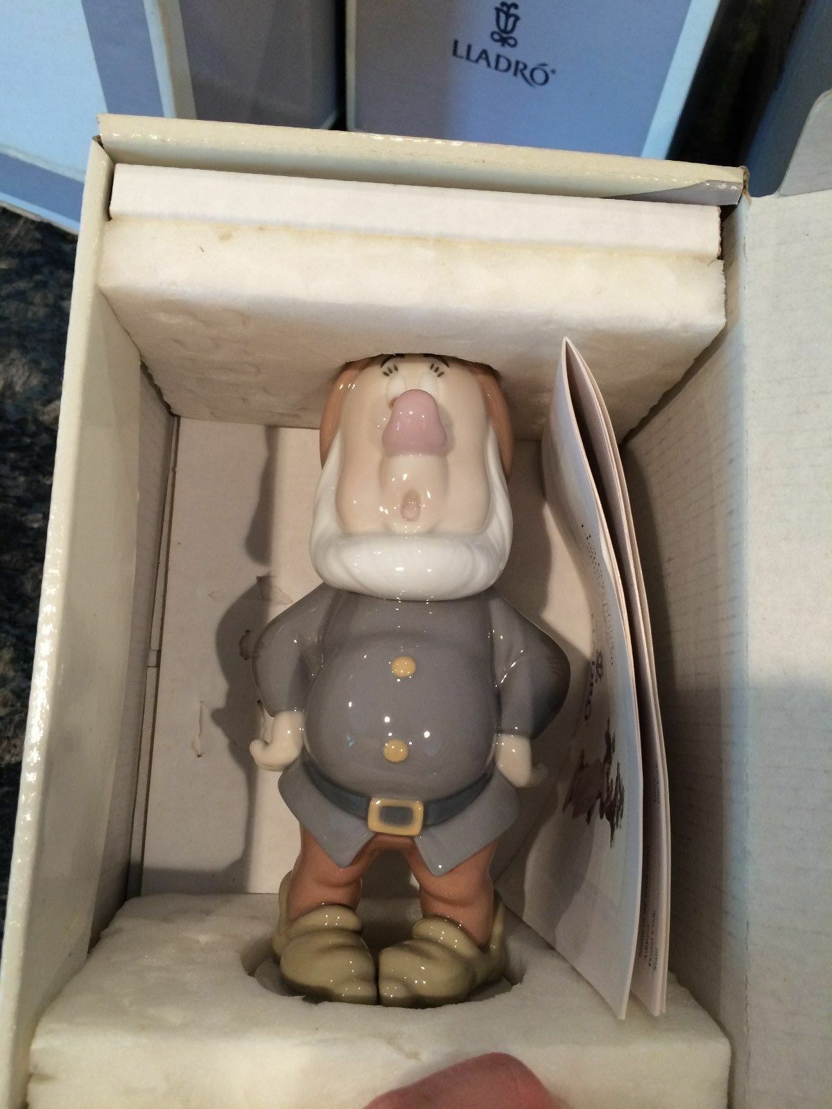 LLADRO SNOW-WHITE AND SEVEN DWARFS- MINT IN BOX **RARE**