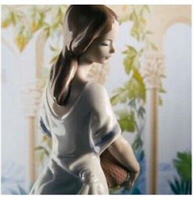 LLADRO - PRIVILEGE GOLD*** RETAIL$595**