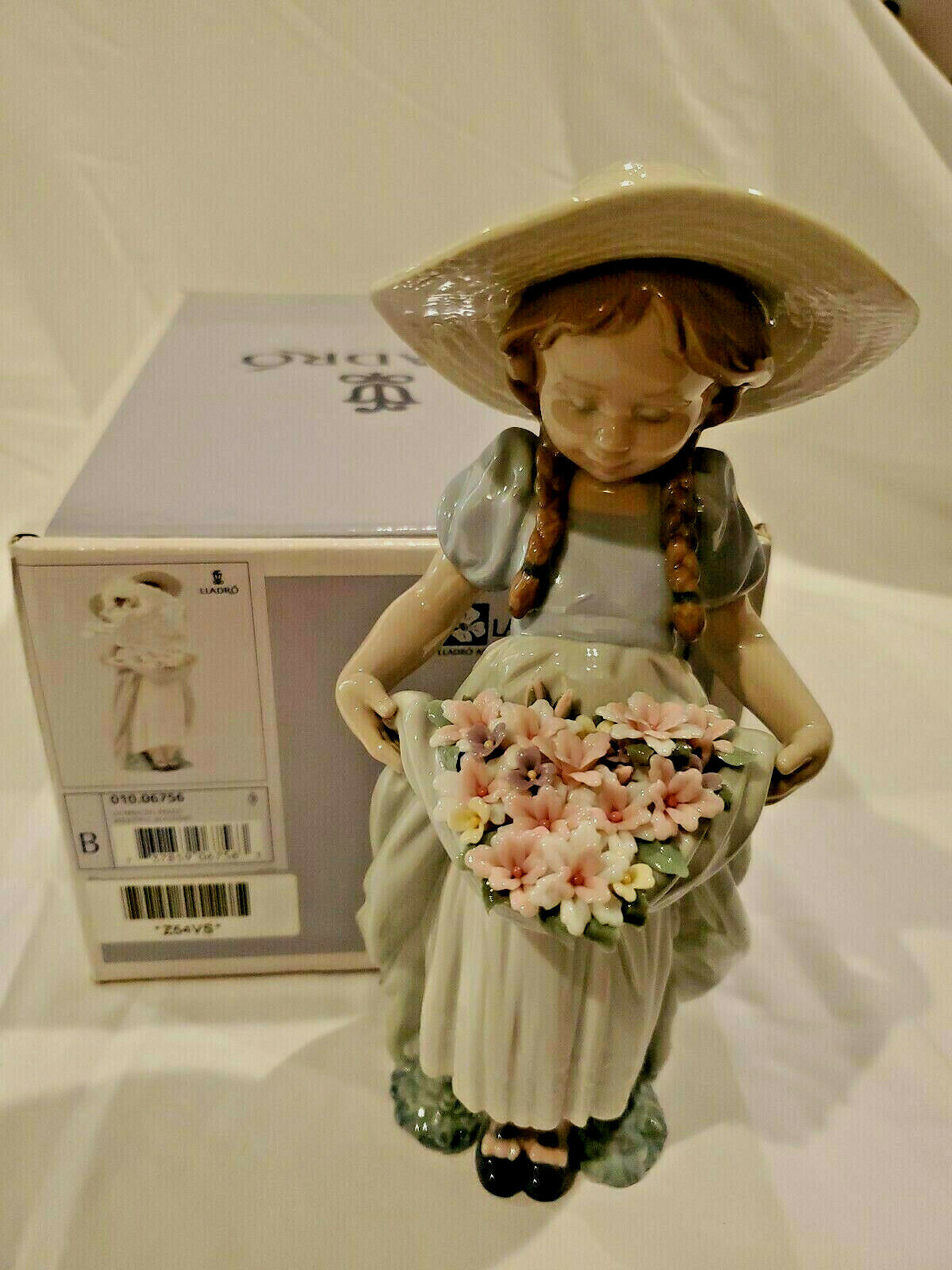 LLADRO #6756 BOUNTIFUL BLOSSOMS. NEW IN BOX - RETAIL$795 **Christmas Gift***