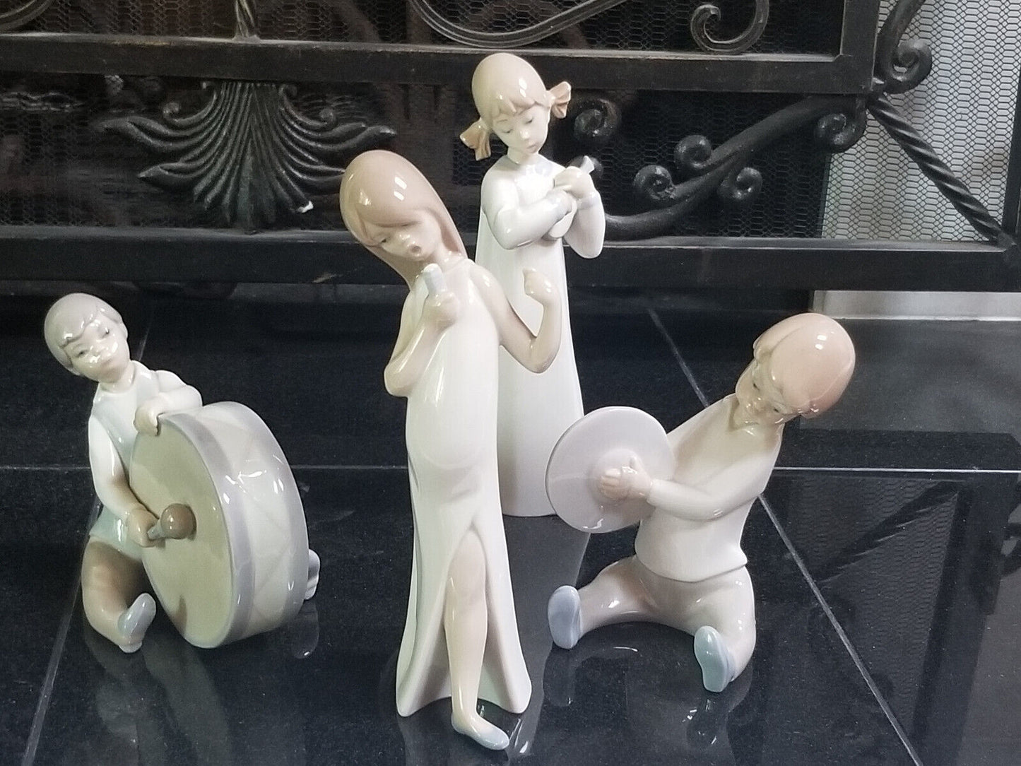 LLADRO VERY EARLY GROUP OF CHILDREN MUSICIANS - ADORABLE