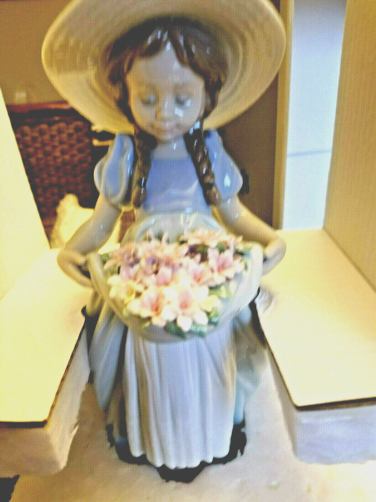 LLADRO #6756 BOUNTIFUL BLOSSOMS. NEW IN BOX - RETAIL$795 **Christmas Gift***