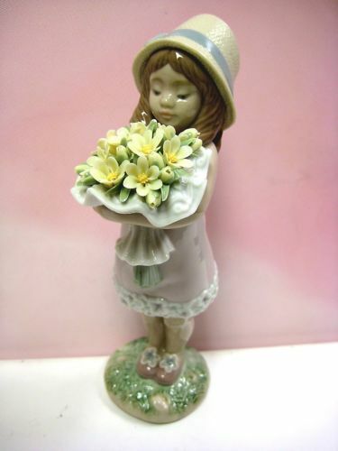 Lladro Girl flowers YOU DESERVE THE BEST ***Lovely gift for mom!