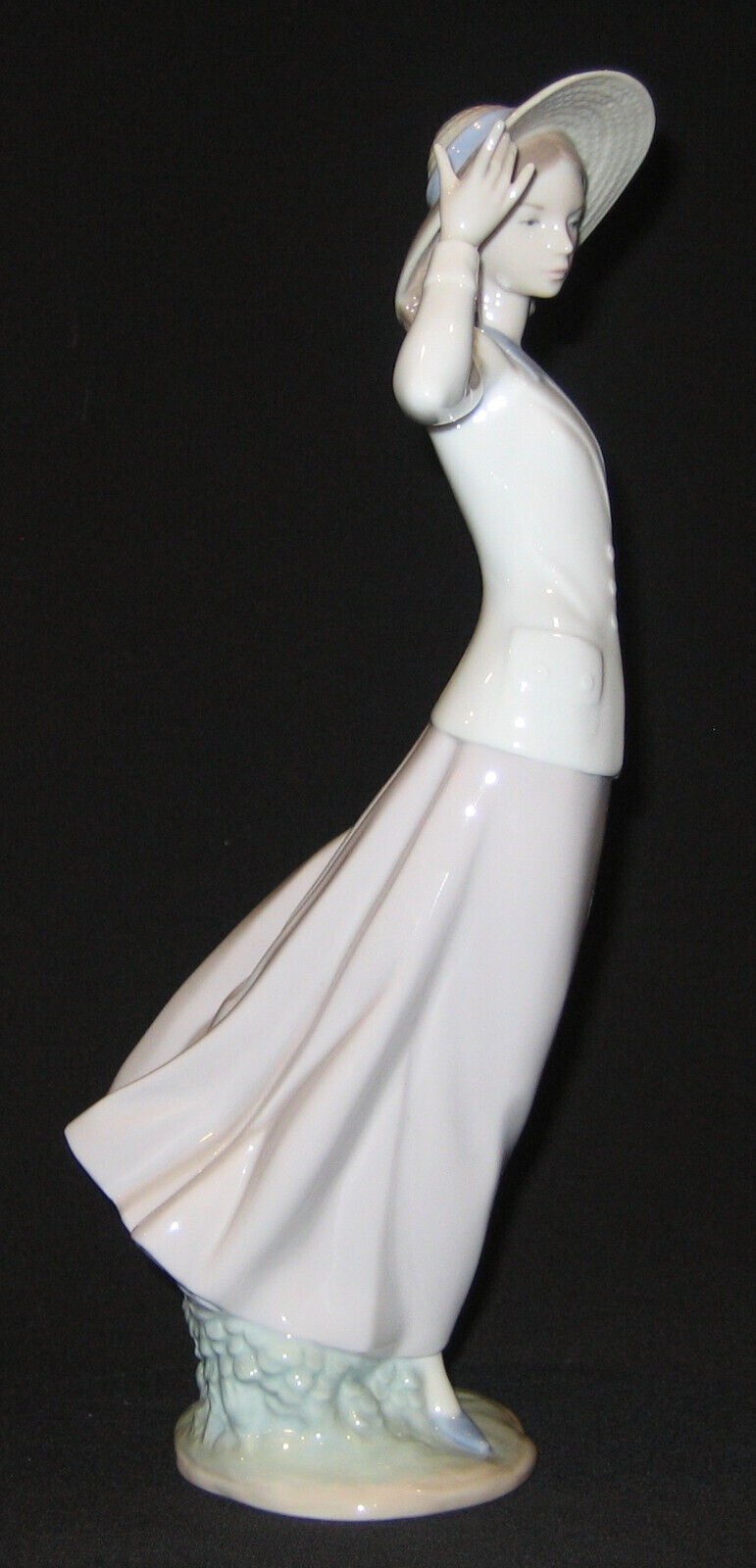 Lladro 2314 Breezy Afternoon Retired Rare!!