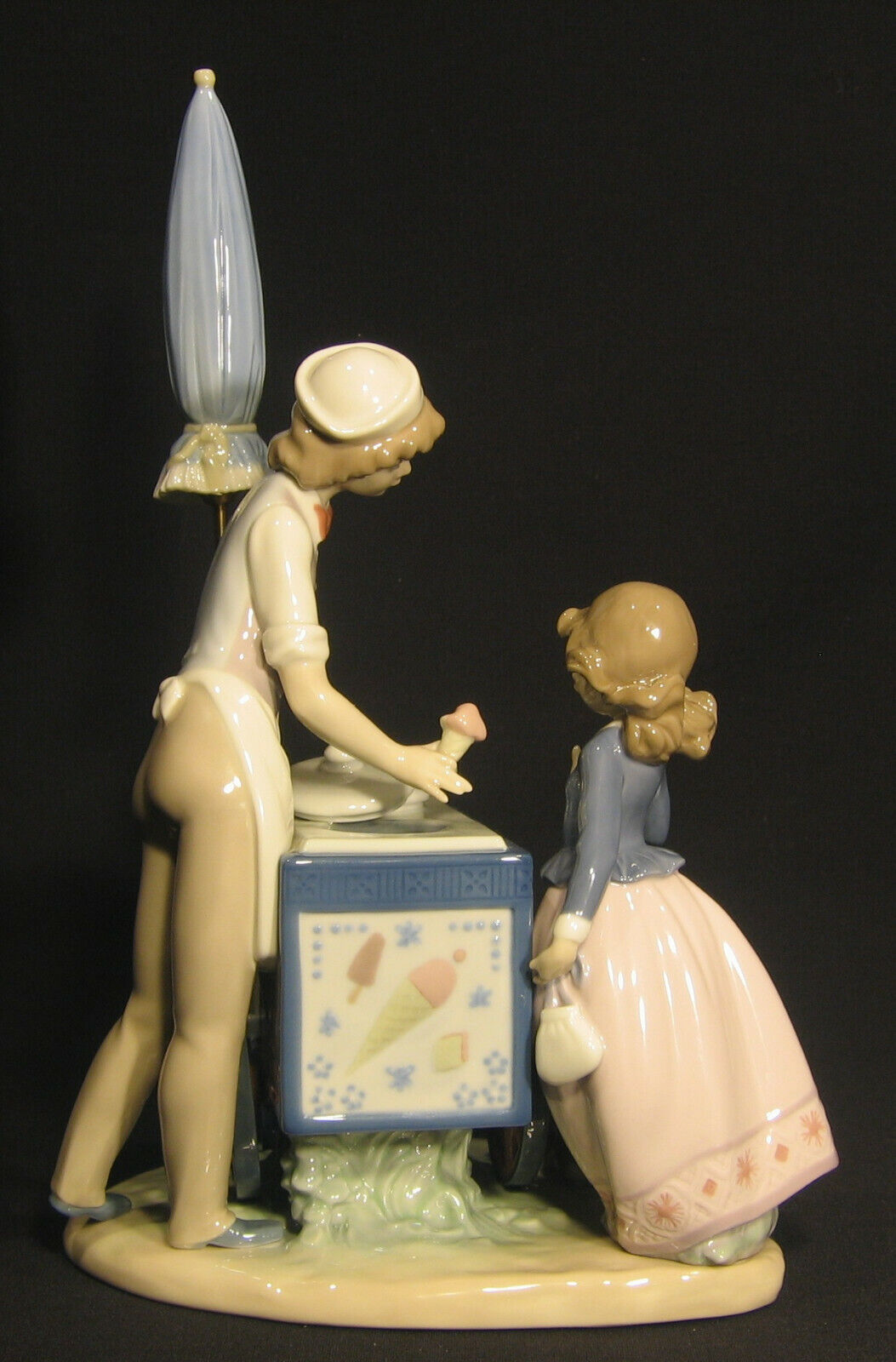 Lladro Retired Figurine-#5325 "Ice Cream Vendor" ***Rare*** In original box