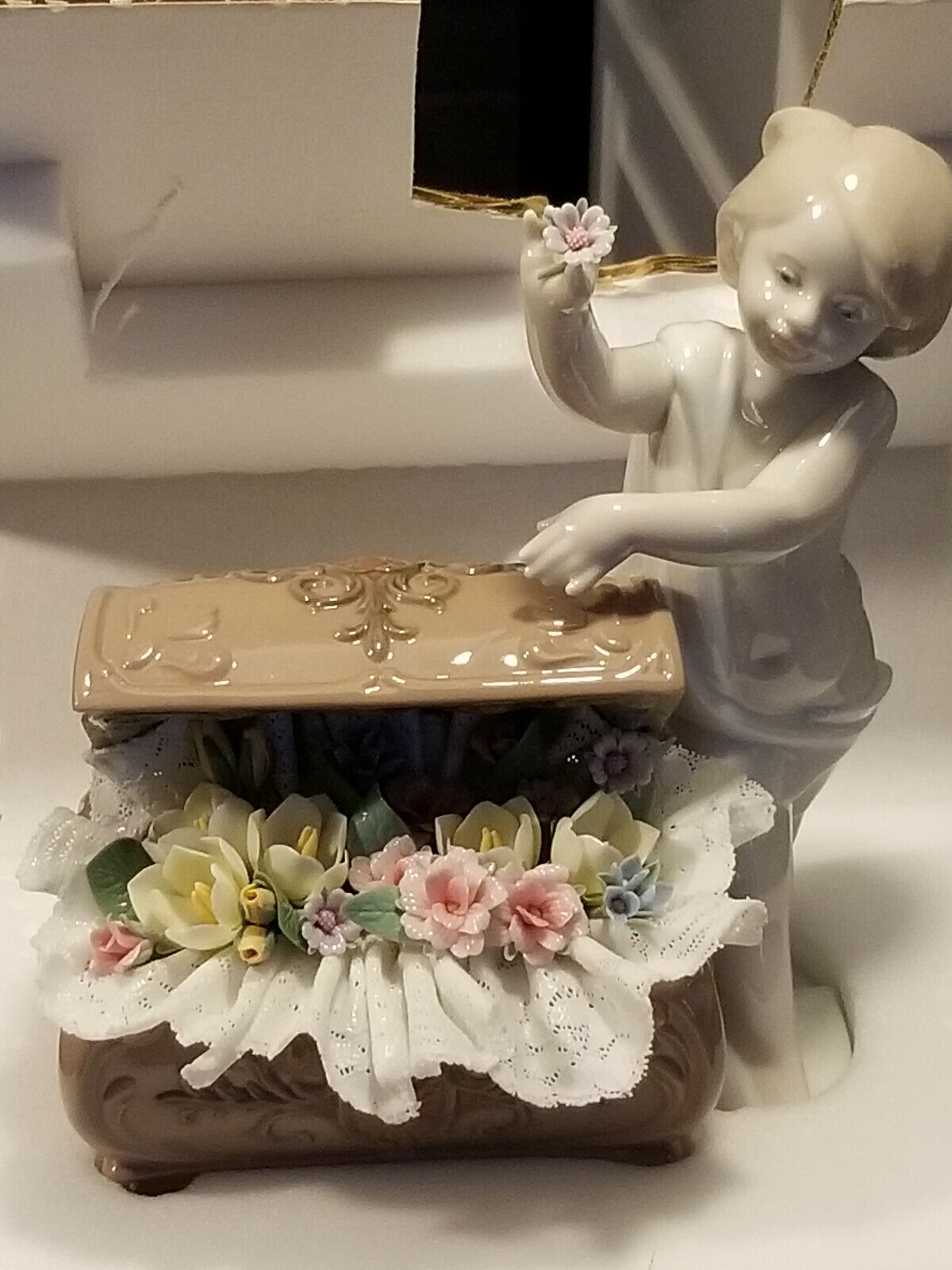 Lladro Figurine "Petals of Hope" Item #06701 ** New in Box