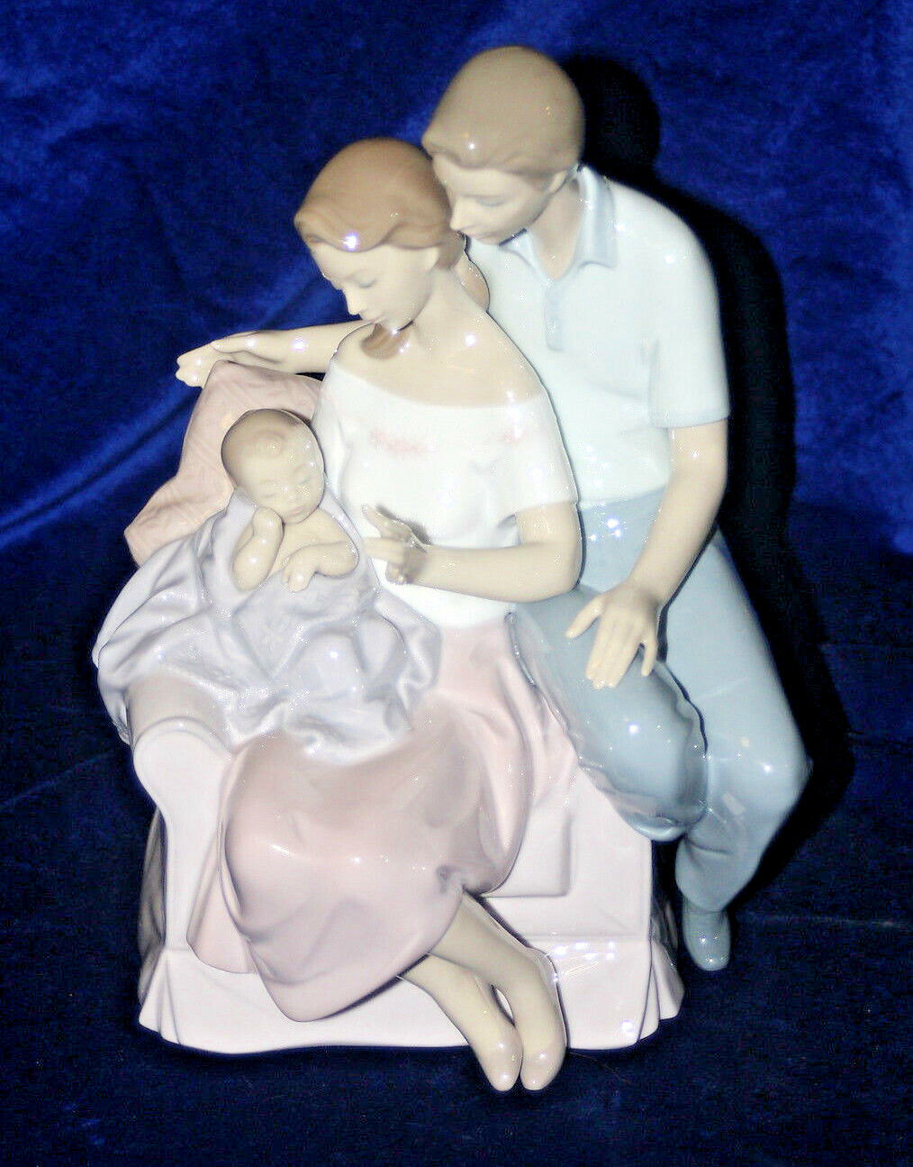 LLADRO FAMILY GIFT **Retail$950**RETAIL $950**VALENTINES DAY GIFT***