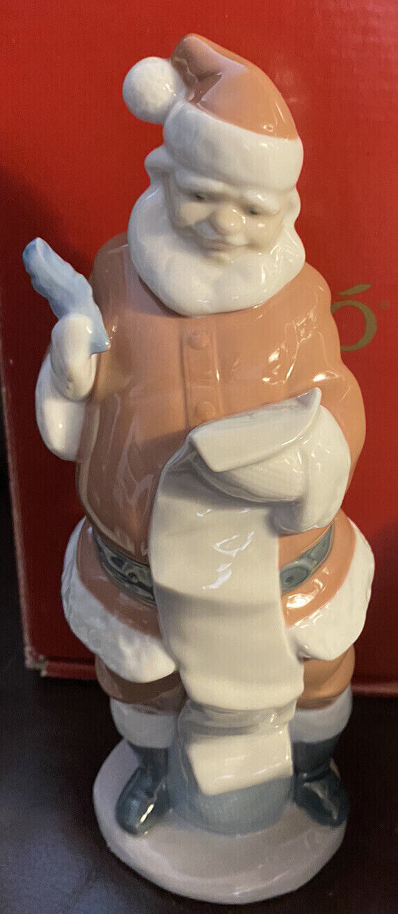 Lladro Figurine, 6657 Santa's List ***